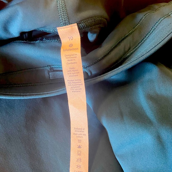 Lululemon cropped leggings - Never Worn! - Picture 3 of 3